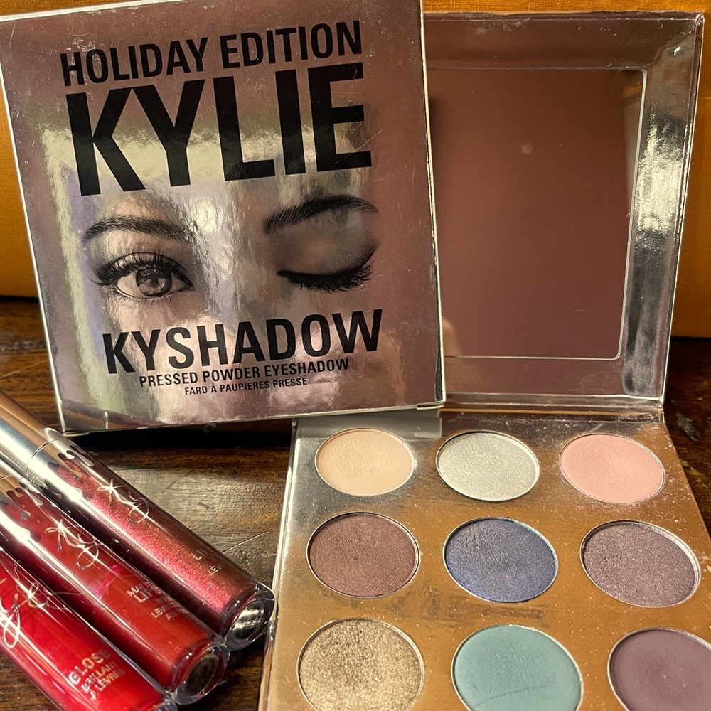 Kylie Holiday Edition KYShadow Pressed Powder Eyeshadow